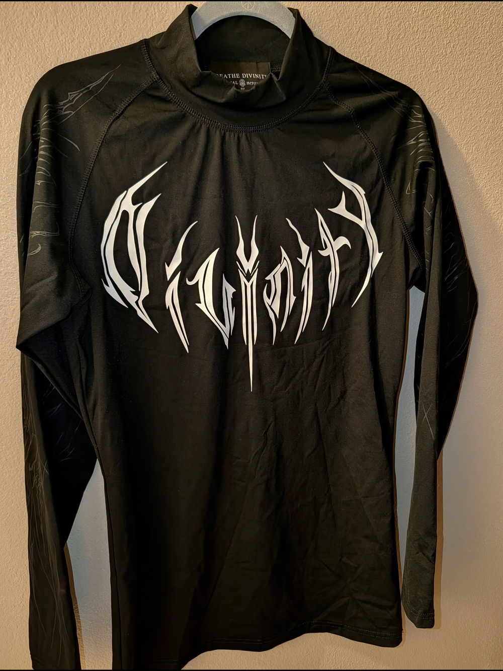 Men’s Black Long-Sleeve Graphic Shirt